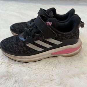 Adidas girls sneaker